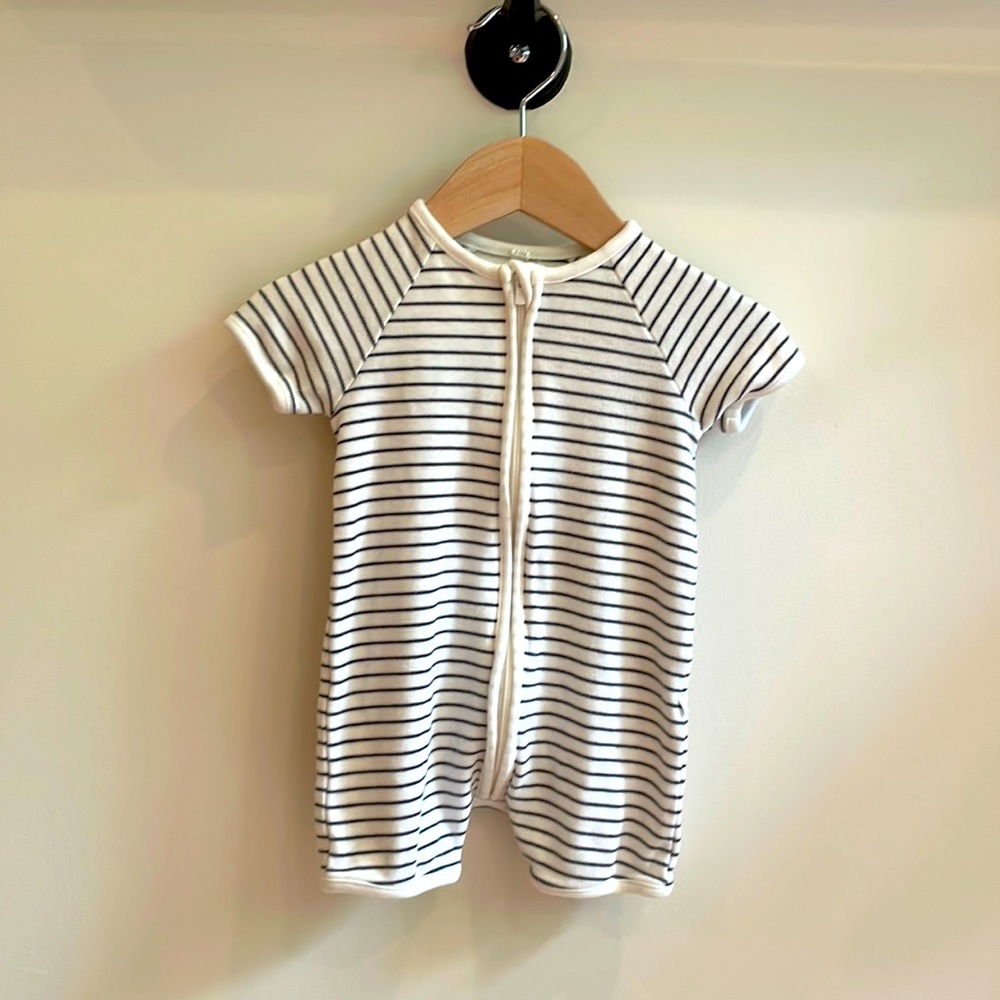 Mori - Ribbed Summer Zip-Up Romper in Black and White Stripe. EUC.